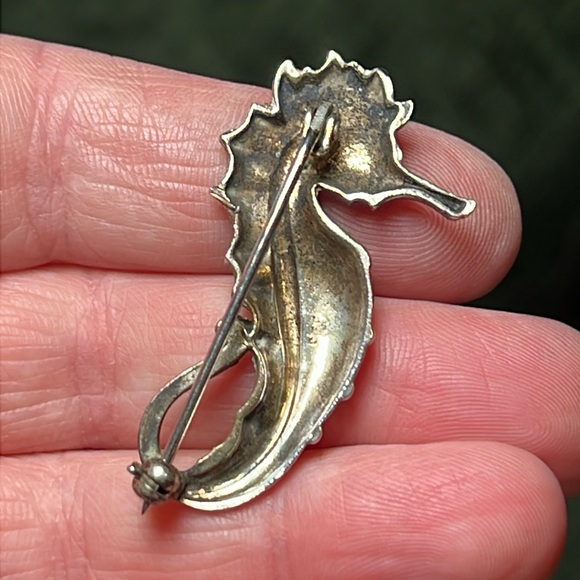 Vintage 925 Sterling Silver Seahorse Ocean Theme Pin Brooch - Picture 3 of 3
